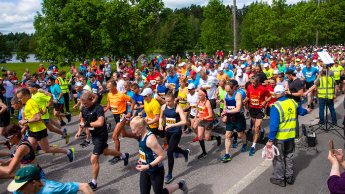 Maratonjuoksujen lähtö